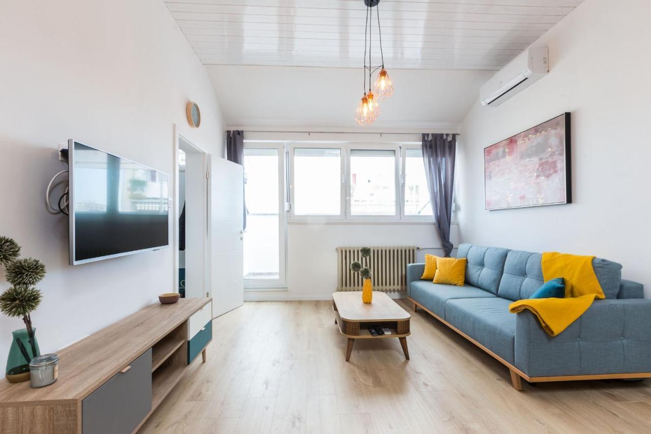 Kuki Apartment With Balcony ซาดาร์ ภายนอก รูปภาพ